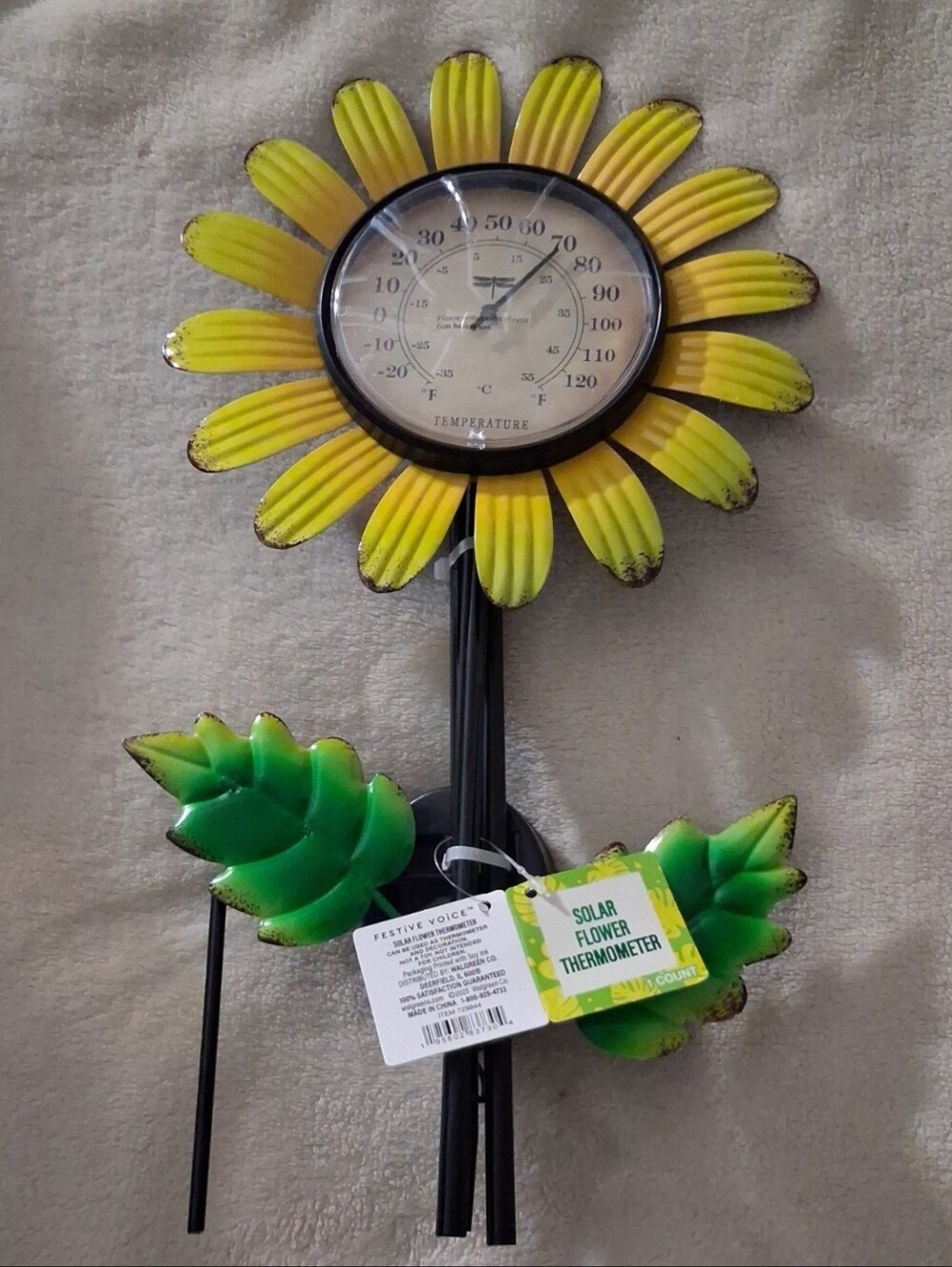 SOLAR SUNFLOWER WITH THERMOMETOR AND ON OFF SWITCH BRAND NEW!